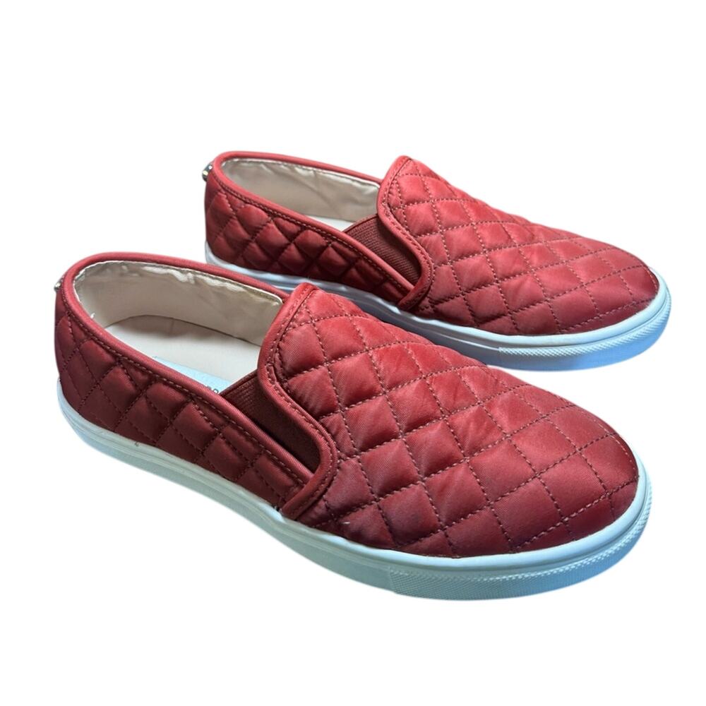 Steve Madden Ecentrcq Quilted Slip-On Sneakers Burgundy Size 6.5